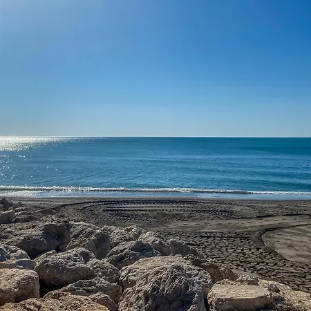Seafront With Ocean Views Apartment