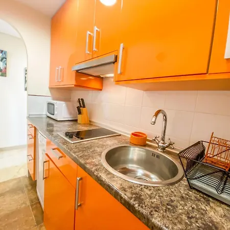Seafront With Ocean Views Apartment *