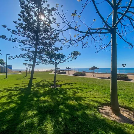 Seafront With Ocean Views Apartment *